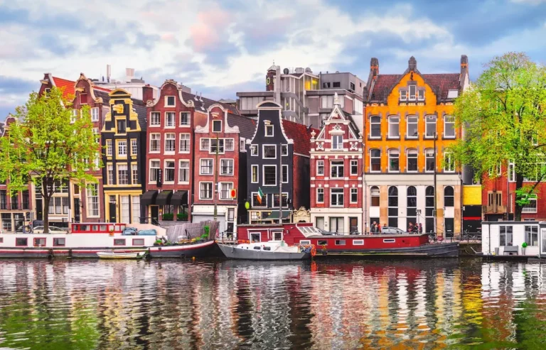 Amsterdam: Unveiling the Vibrant Charms of the Venice of the North