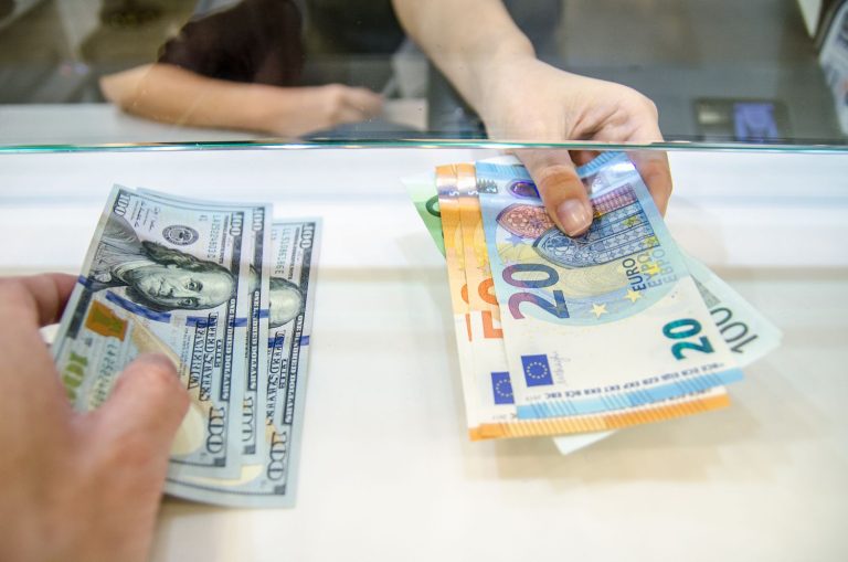 Best Ways to Exchange Currency During International Travel